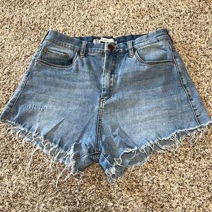 Woman’s Frayed Jean Shorts